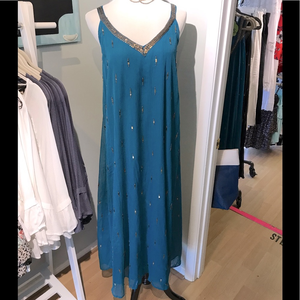 STUNNING CHIFFON DRESS WITH SEQUIN ACCENTS - Picture 3 of 11